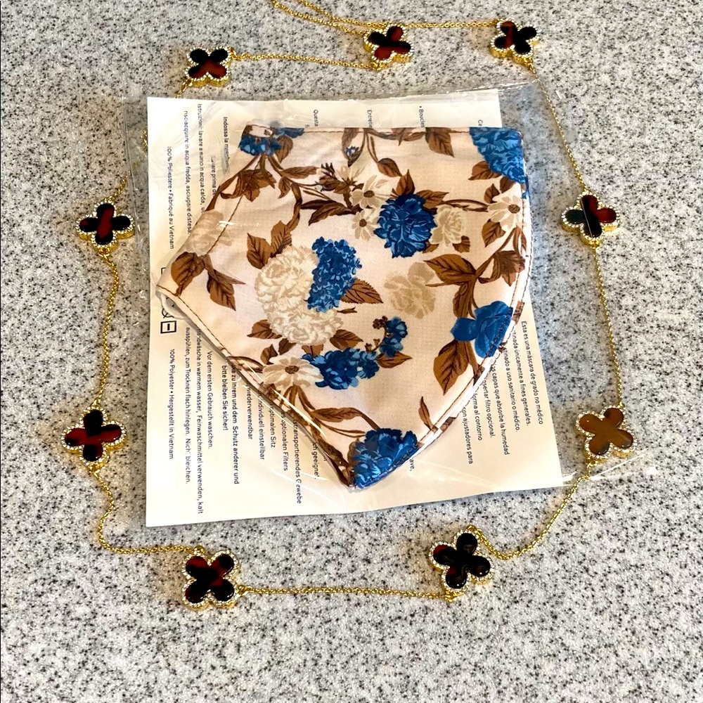 NWT Tory Burch Face Mask in Spring Floral Print